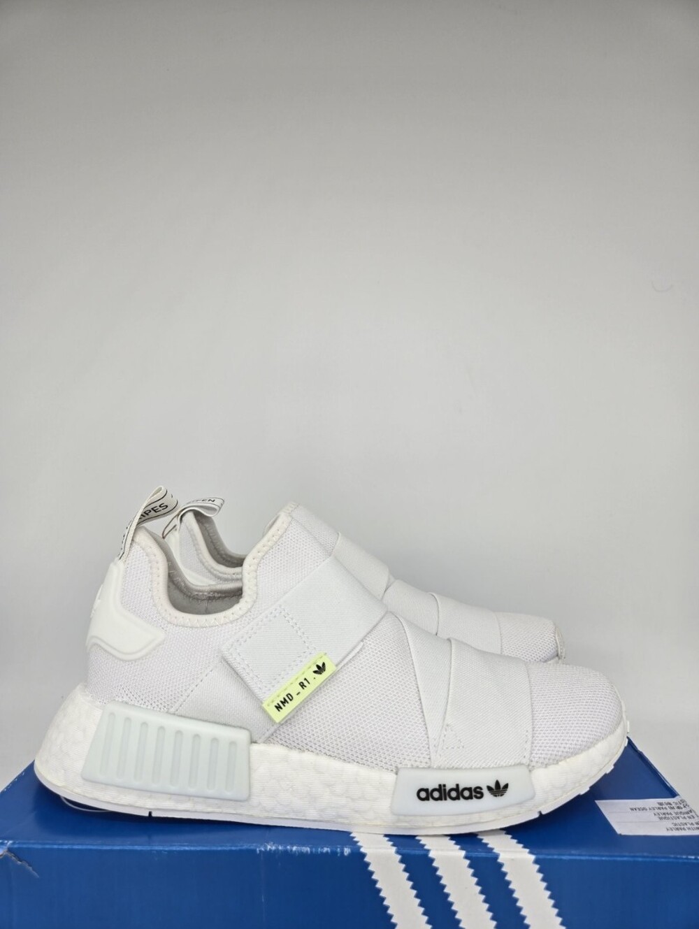 Adidas Women's NMD_R1 GW5699 White Running Shoes Size 8 - Picture 3 of 8